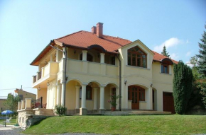 Bruckner Villa Apartman